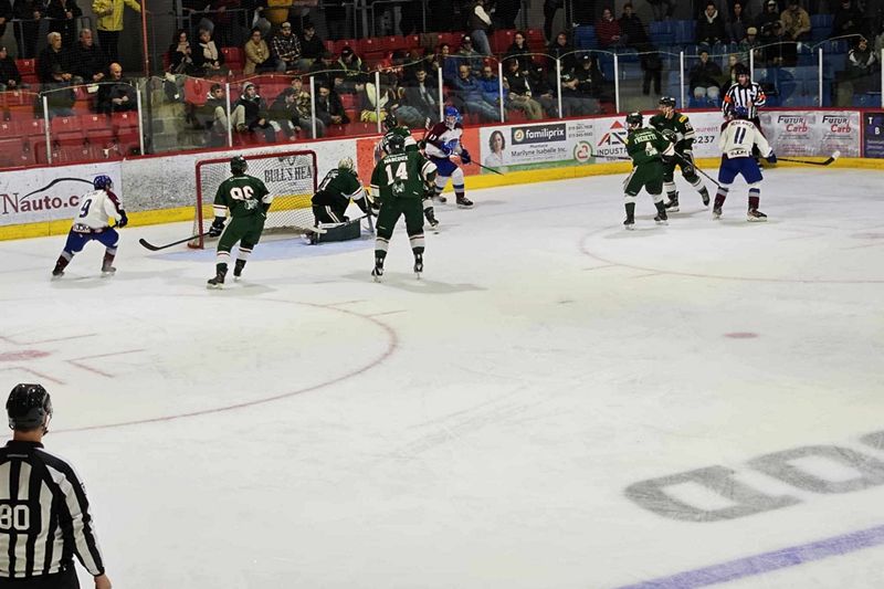 Le Desjardins-Wild de Windsor reste en tête du classement